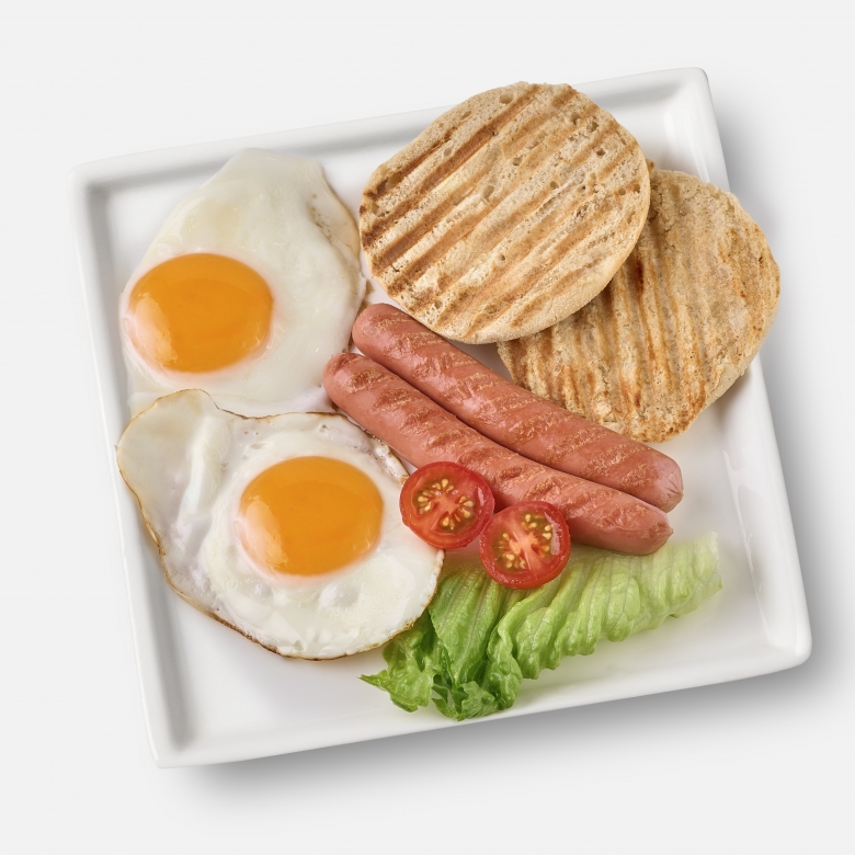 Глазунья с колбасками 